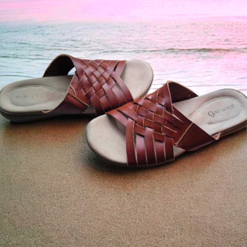 🌸Baretraps  Julep Brown Leather Slip- On  Sandals